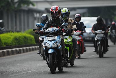 Rental Mobil Avanza Medan on Dengan Sepedamotor Yang Aman   Medan Rental Mobilmedan Rental Mobil